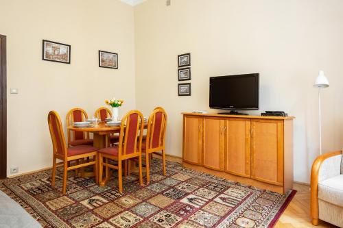 Apartments Warsaw Świętojańska by Noclegi Renters, Warsaw (photo 10)