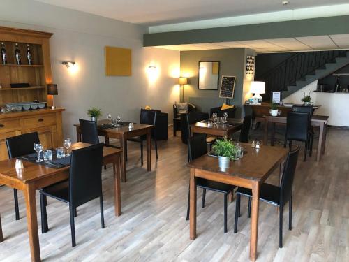 Restaurant, Logis Hotel l'Abricotine in Tain-l'Hermitage