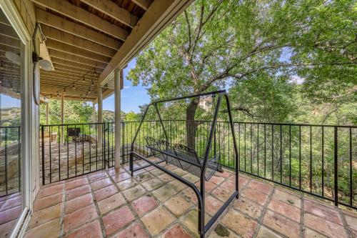 Peaceful Retreat on Quiet Cove on Lake Travis