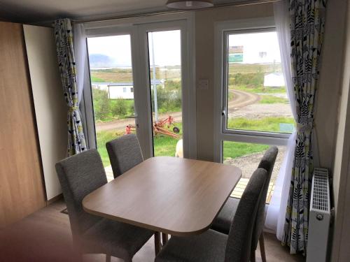 Lækjarkot Rooms and Cottages with Kitchen in Borgarnes