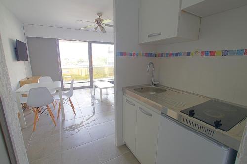 Studio moderne avec parking et piscine- 313 in Les Arenes