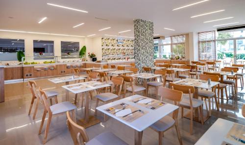 Palm Beach Hotel - Adults only - image 5