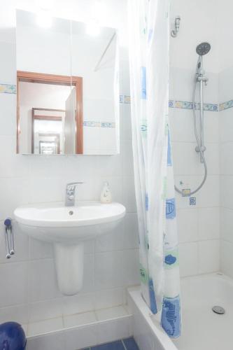 Apartment with Sea View image 1