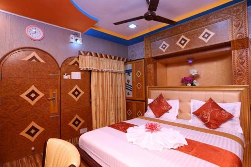 Hotel Shri Swarna's Palace - A Business Class Hotel