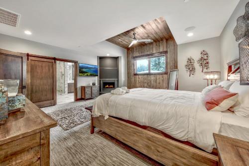4 Bedroom Home With Private Hot Tub - Amazing Location! Townhouse - image 8