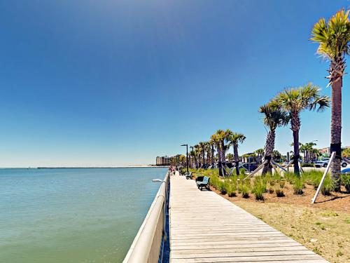 New Listing! Blue Heron West On Little Lagoon Duplex - main image
