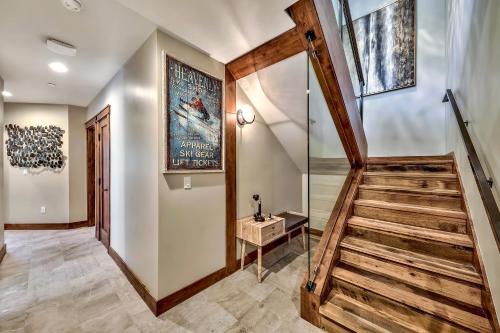 Luxury Home Next To Heavenly Village - Private Hot Tub Townhouse - image 8
