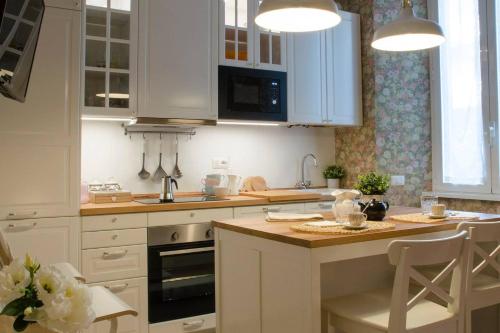  ALTIDO Charming 1BR Flat in Como, Ferienwohnung in Como