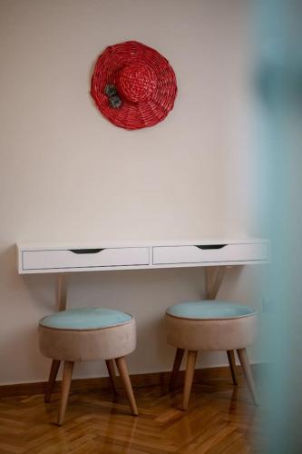 Luxurious 4 bdrm+3 bath Apt in the heart of Athens