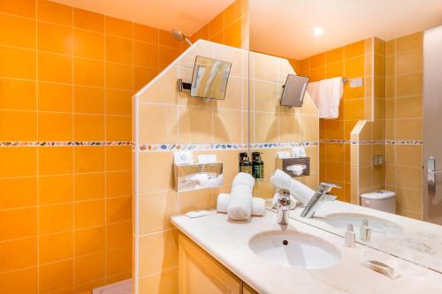 room detail thumbnail 2