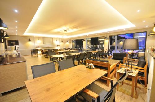 อาหารและเครื่องดื่ม, CLUB SEMA SUITE HOTEL in มาร์มาริส