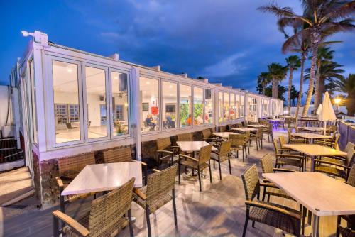 Bar/Lounge, Ona Las Brisas in Playa Blanca