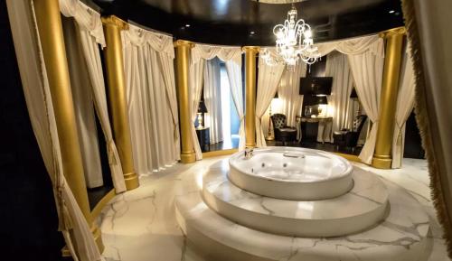 Emotional Grand Motel in Fontaneto dʼAgogna