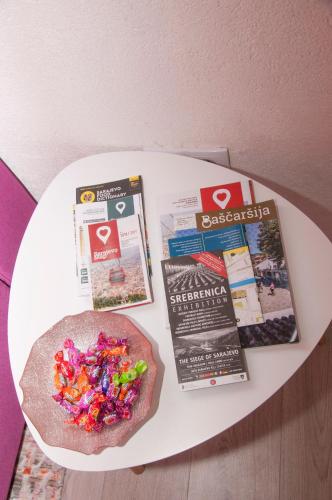 Bistrik Rose Apartment - image 5