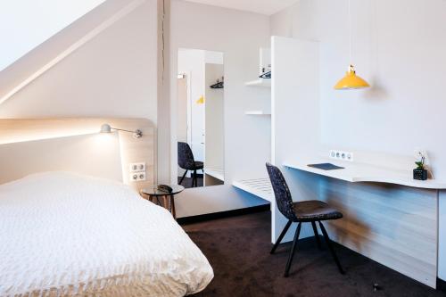 2 twin beds