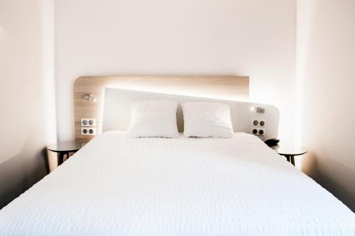 2 bedrooms, 4 beds