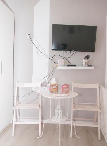 Bistrik Rose Apartment - image 3