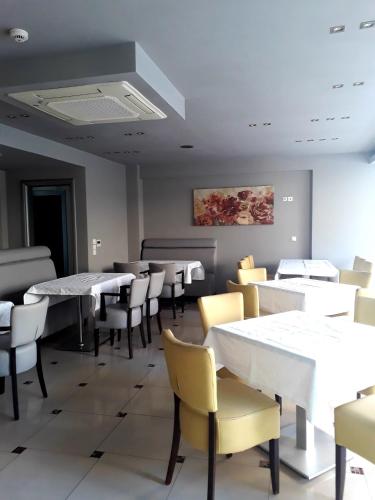 Rg Status Hotel - image 10