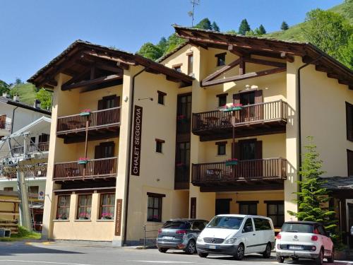  CHALET SEGGIOVIA in Pontechianale