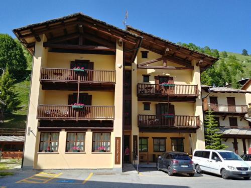  CHALET SEGGIOVIA in Pontechianale
