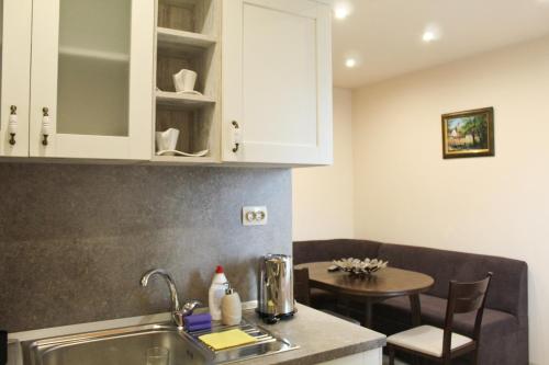 Cosmo Apartment Pleven - image 4