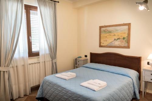 Standard Double Room image 10