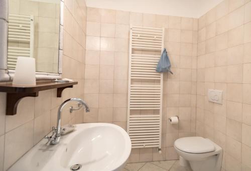 Standard Double Room image 7