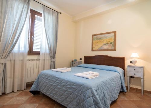 Standard Double Room image 2