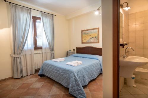 Standard Double Room image 1