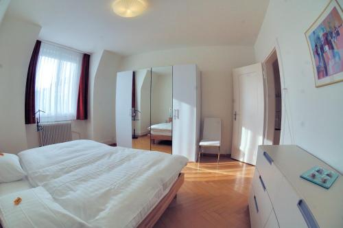 Spacious 2-bedroom near lake - Stardust 32, Zürich (Foto 10)