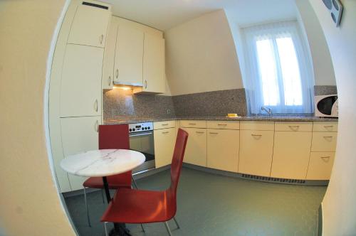 Spacious 2-bedroom near lake - Stardust 32, Zürich (Foto 6)