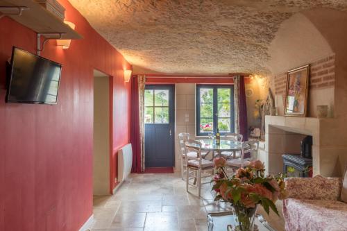 Gite De La Rochere in เนอเซ