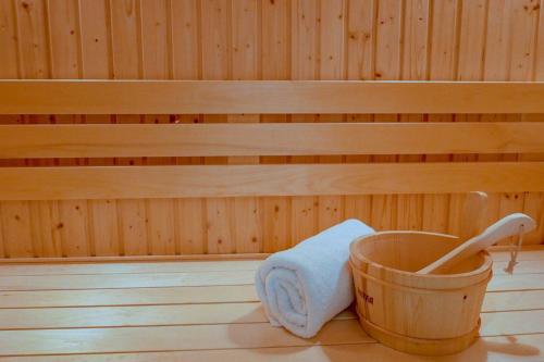 Sauna, The Roseate Reading in Reading