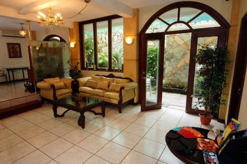 Patogumai, Hotel Villa Florencia Zona Rosa in San Salvadoras