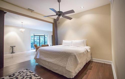 Eleven Twelve Lincoln House by Lucky Savannah - image 2