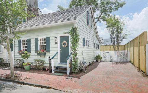 Freeman's Cottage by Lucky Savannah - image 3