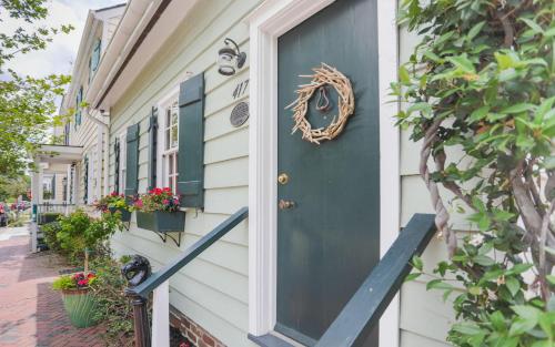 Freeman's Cottage by Lucky Savannah - image 6