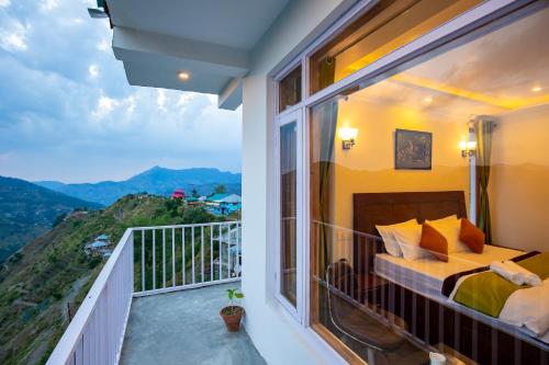 Balcony/terrace, Zostel Homes Theog (Shimla) in Matiana