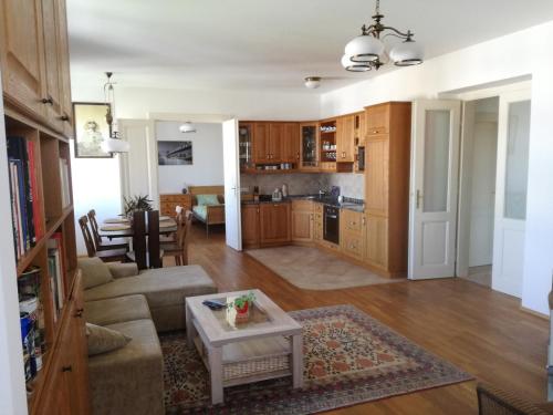 Prague 1, Large light apartment in center