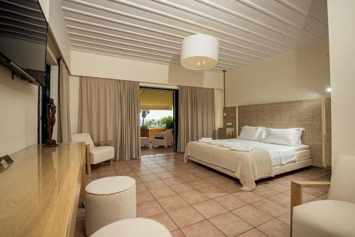 Ammos Beachfront Luxury Rooms - Adults only - image 2