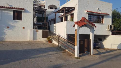 Aeolos Hotel Apartments - image 2
