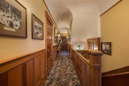 Pacific Grove Inn - image 37