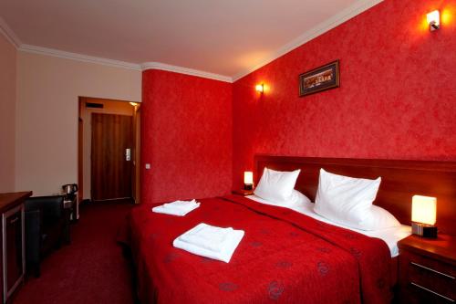 Relax Inn - image 11