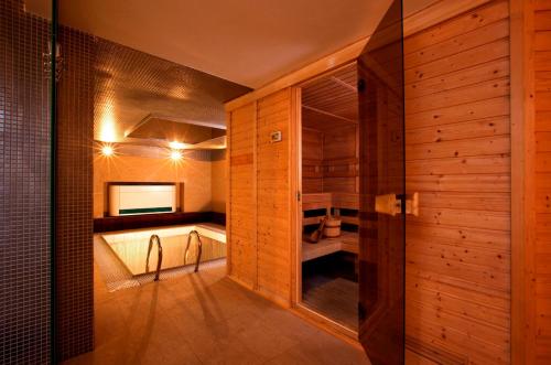 Sauna, Relax Inn in Prague 14