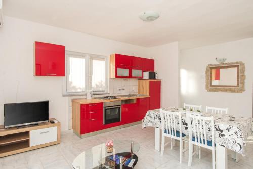  Apartments Victoria, Pension in Vodice bei Gaćelezi