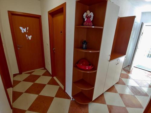 Apartments with a parking space Makarska - 17424 - image 8