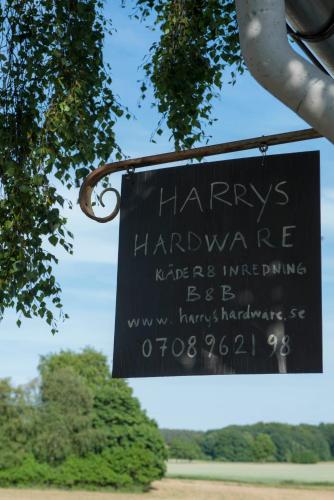 Harrys Hardware Home - image 8