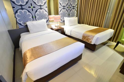 Howard Johnson By Wyndham Pekalongan Room Type - Deluxe Twin Room