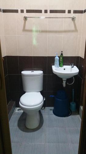 Bathroom, Wan Guest House in Pasir Mas