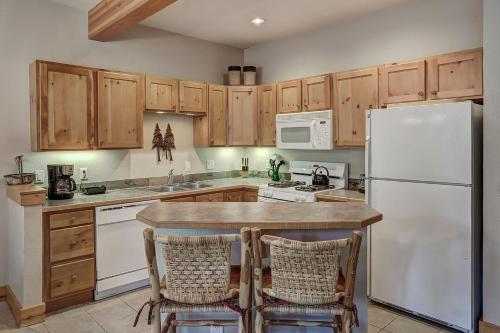 8757 Trappers Crossing Condo in Keystone, USA